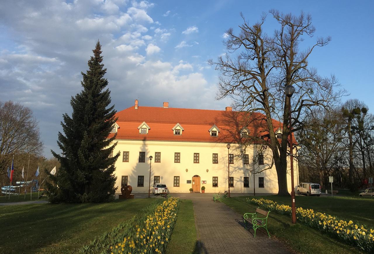 Zamek Havirov Hotel Eksteriør billede
